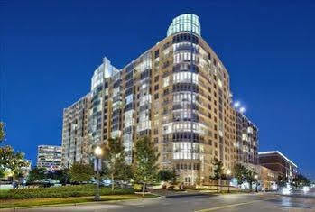 Weichert Suites At Wisconsin Place เชวีเชส ภายนอก รูปภาพ