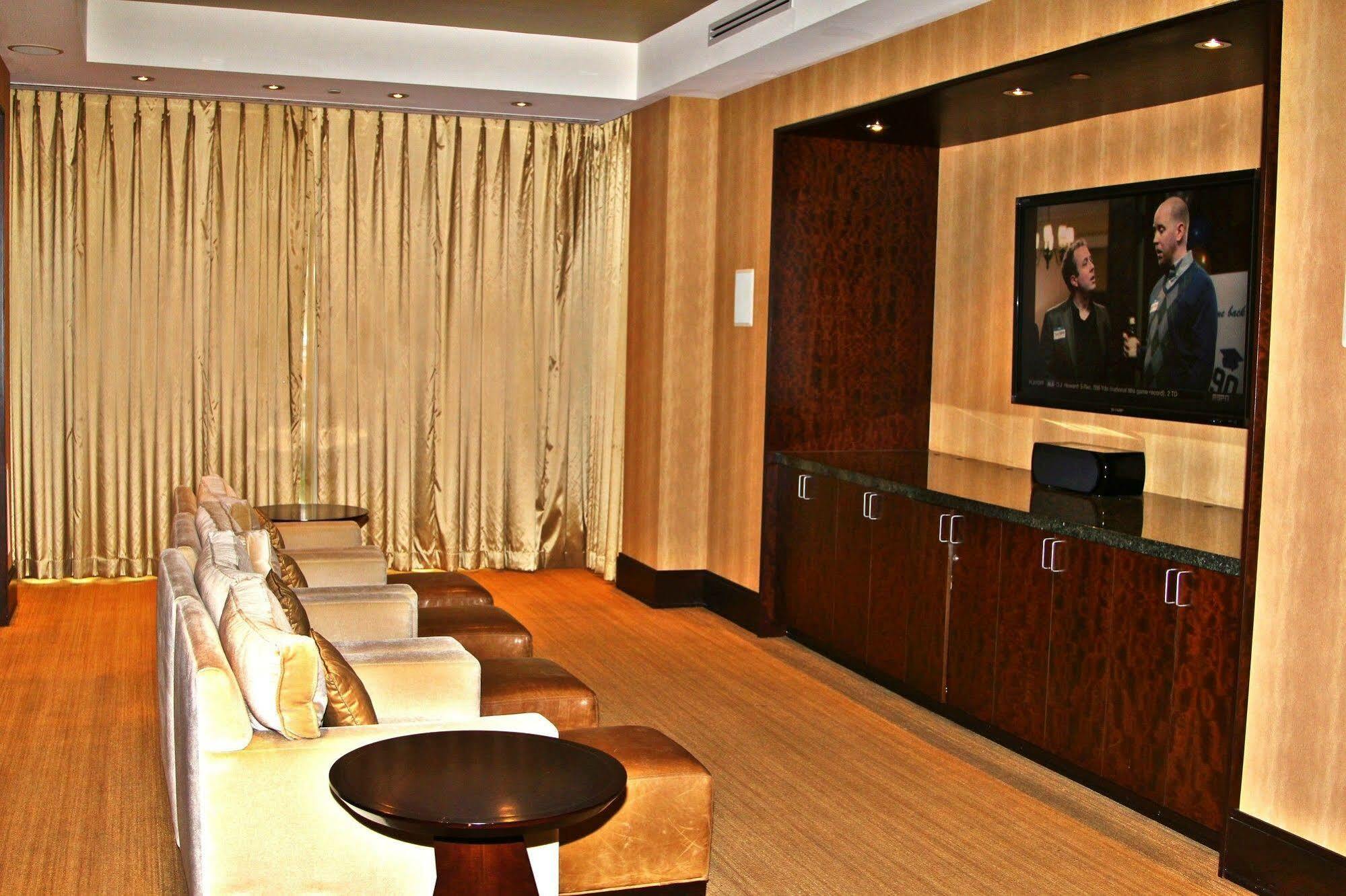 Weichert Suites At Wisconsin Place เชวีเชส ภายนอก รูปภาพ